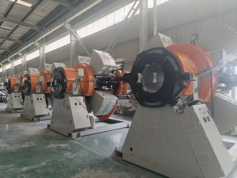 Actualmente se encuentran en producción varias máquinas de tubos de PE y de PVC. Actualmente se encuentran en producción varias máquinas de tubos de PE y de PVC.