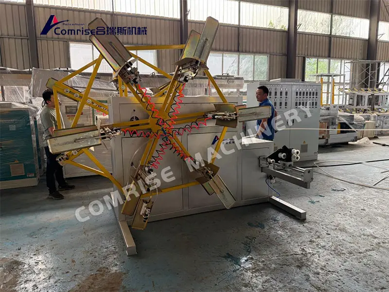 Máquina de tubos de HDPE de 1/2 a 2 pulgadas en funcionamiento, cliente satisfecho